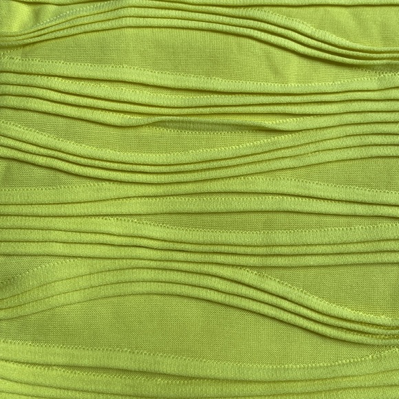 Forever 21 Bright Yellow Pleated Mini Skirt Sz S/P NWOT - Picture 3 of 5